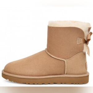 UGG Bailey Mini Bow II Chestnut Winter Boots Women's Size 7 Brand New In Box
